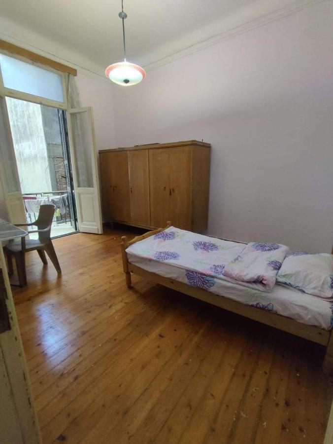 Room No5 A Private Room With Balcony For Men Only And No Ladies Allowed غرفة خاصة للرجال فقط ممنوع السيدات Alexandria Exterior photo